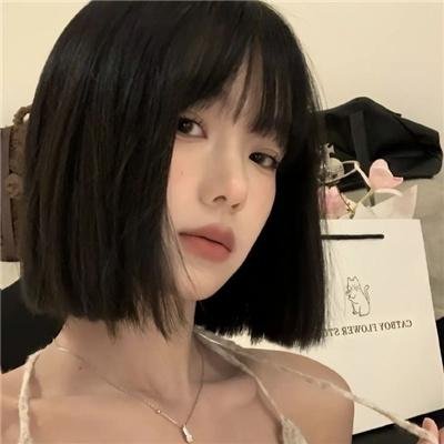 黑暗中的两个人